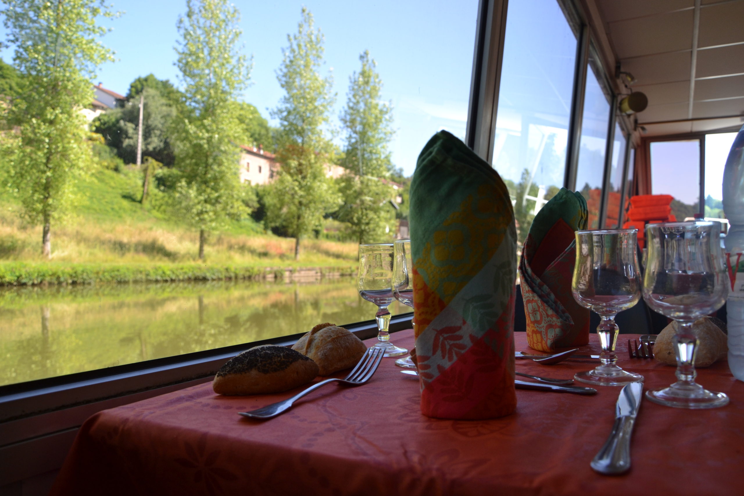 Croisière repas sur le Canal de l’Est