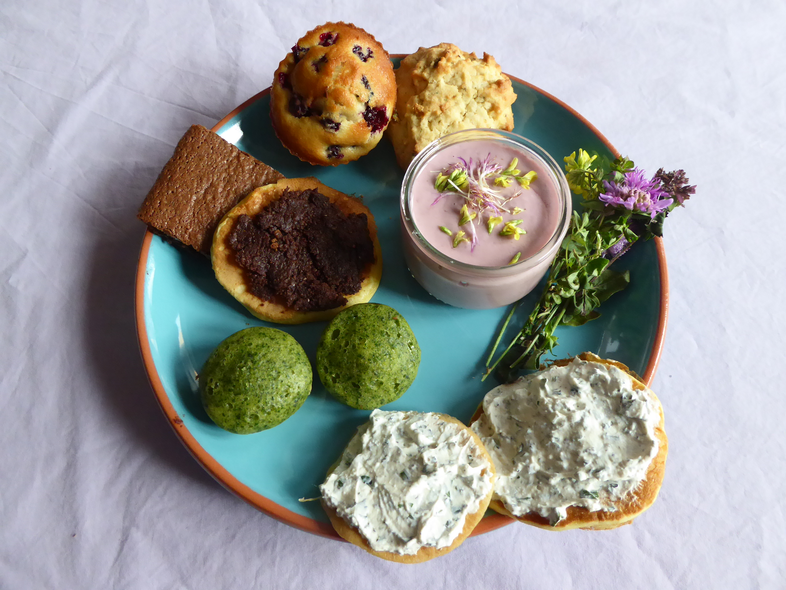 Cueillette et dégustation de plantes sauvages, formule goûter nature Cueillette et dégustation de plantes sauvages, formule goûter nature