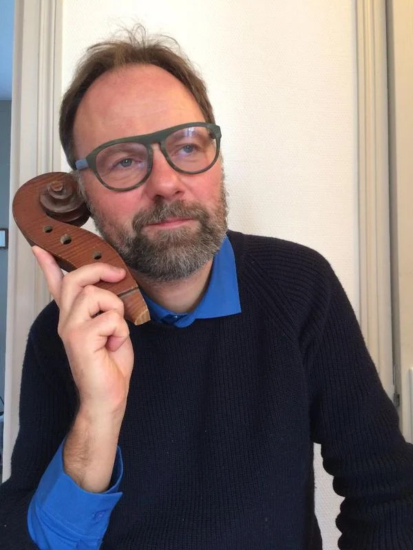 Séance de dédicaces avec Laurent Zakowsky au Musée de Mirecourt