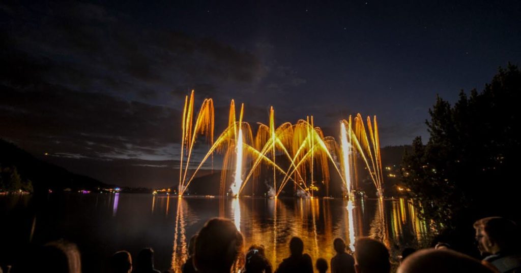 Les illuminations autour du lac et du centre-ville, Gérardmer