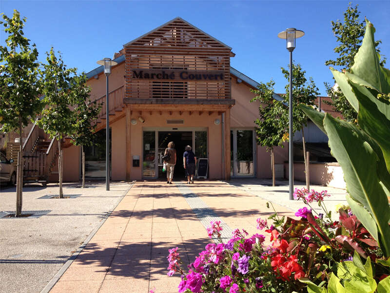 Le marché couvert de Neufchâteau