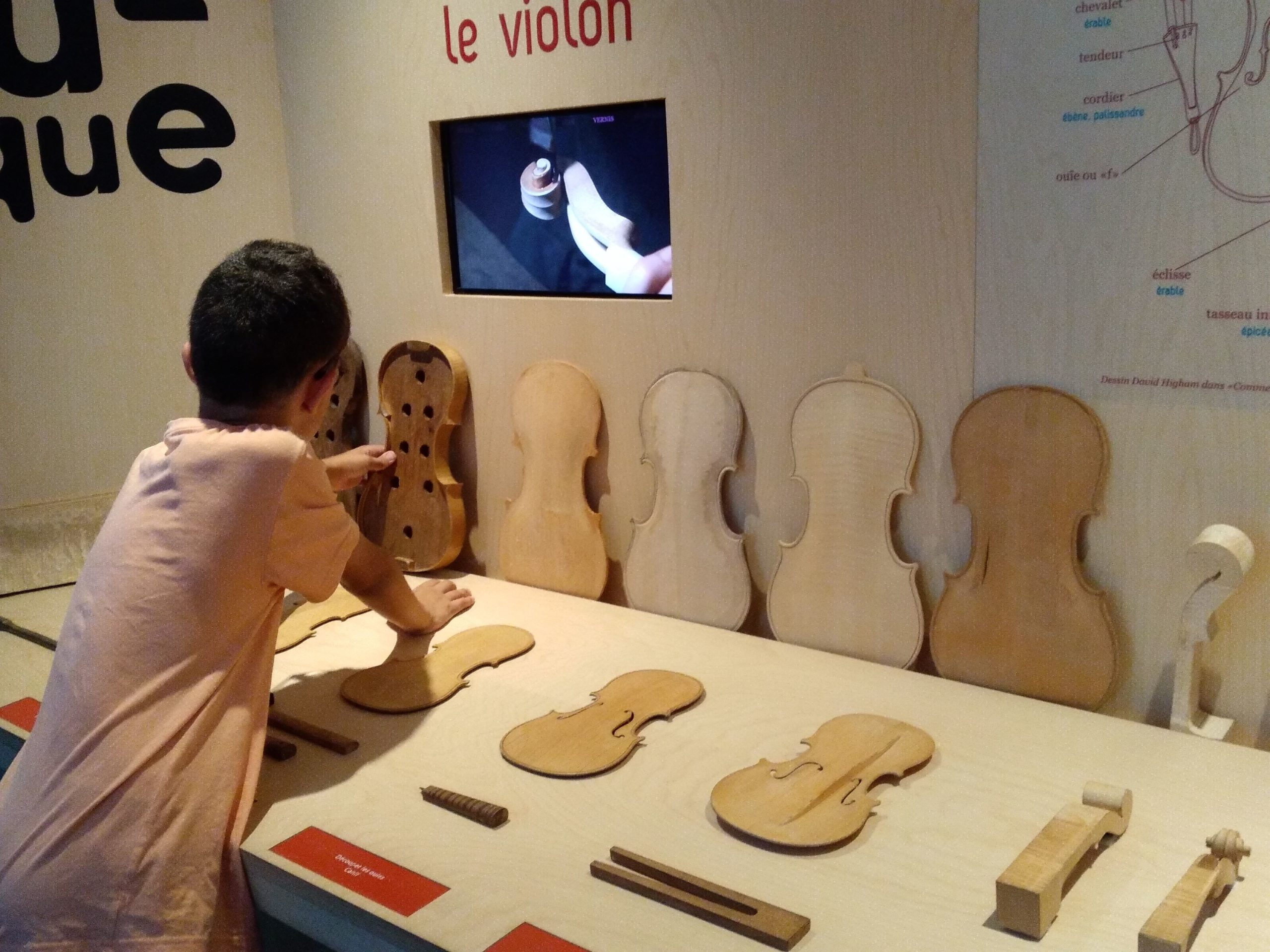 JEMA - À la recherche des matériaux du luthier. Atelier jeunesse