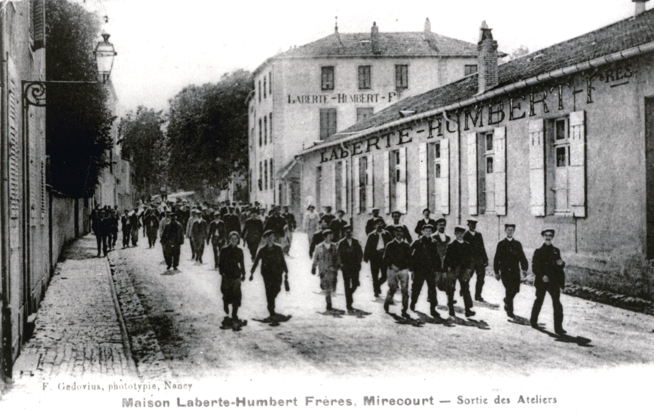 JEMA - D'hier à aujourd'hui, la lutherie et l'archèterie à Mirecourt.