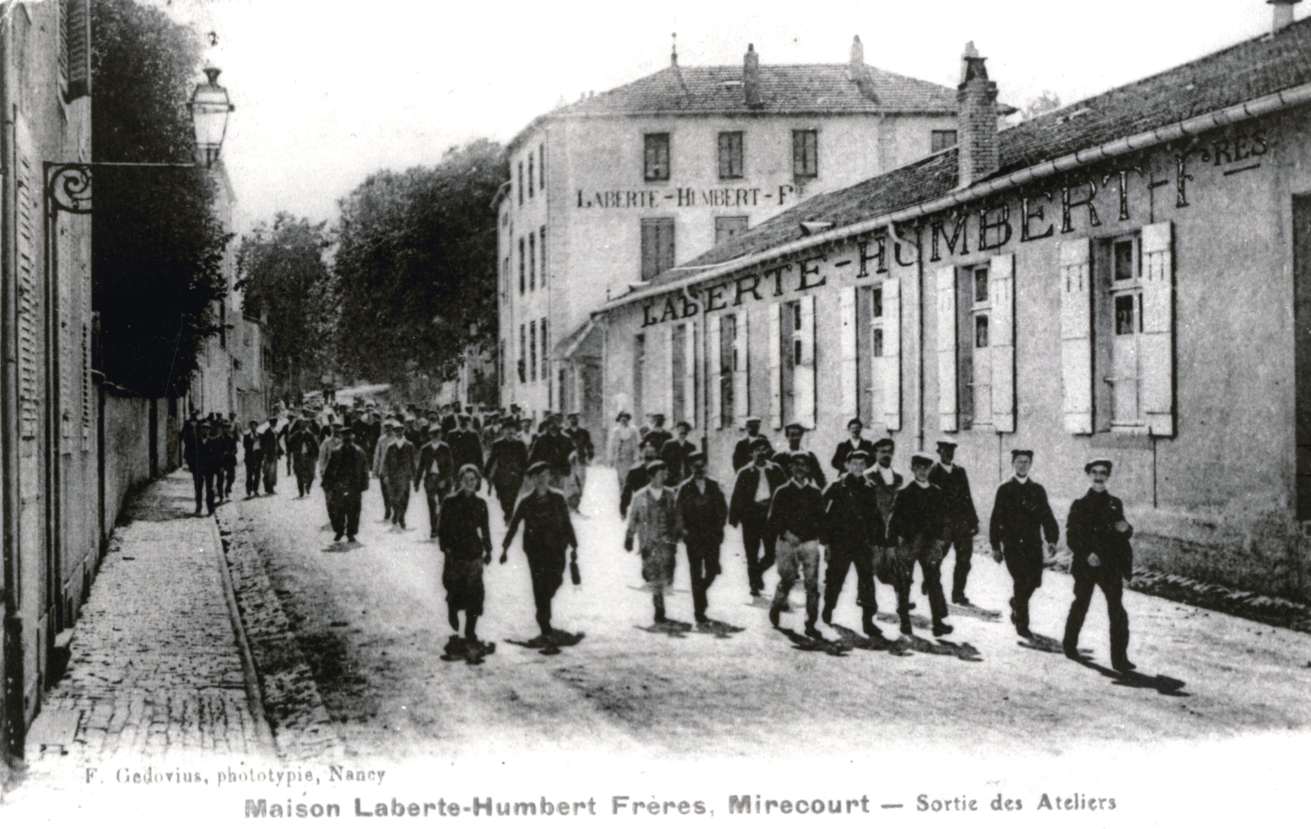Promenade au cœur de la lutherie et de l’archèterie de Mirecourt Promenade au cœur de la lutherie et de l’archèterie de Mirecourt