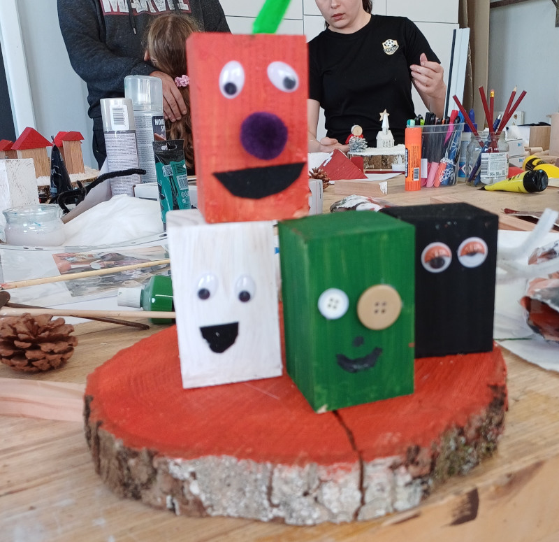 Atelier fabrication de petites décorations de Noël et/ou Halloween Atelier fabrication de petites décorations de Noël et/ou Halloween
